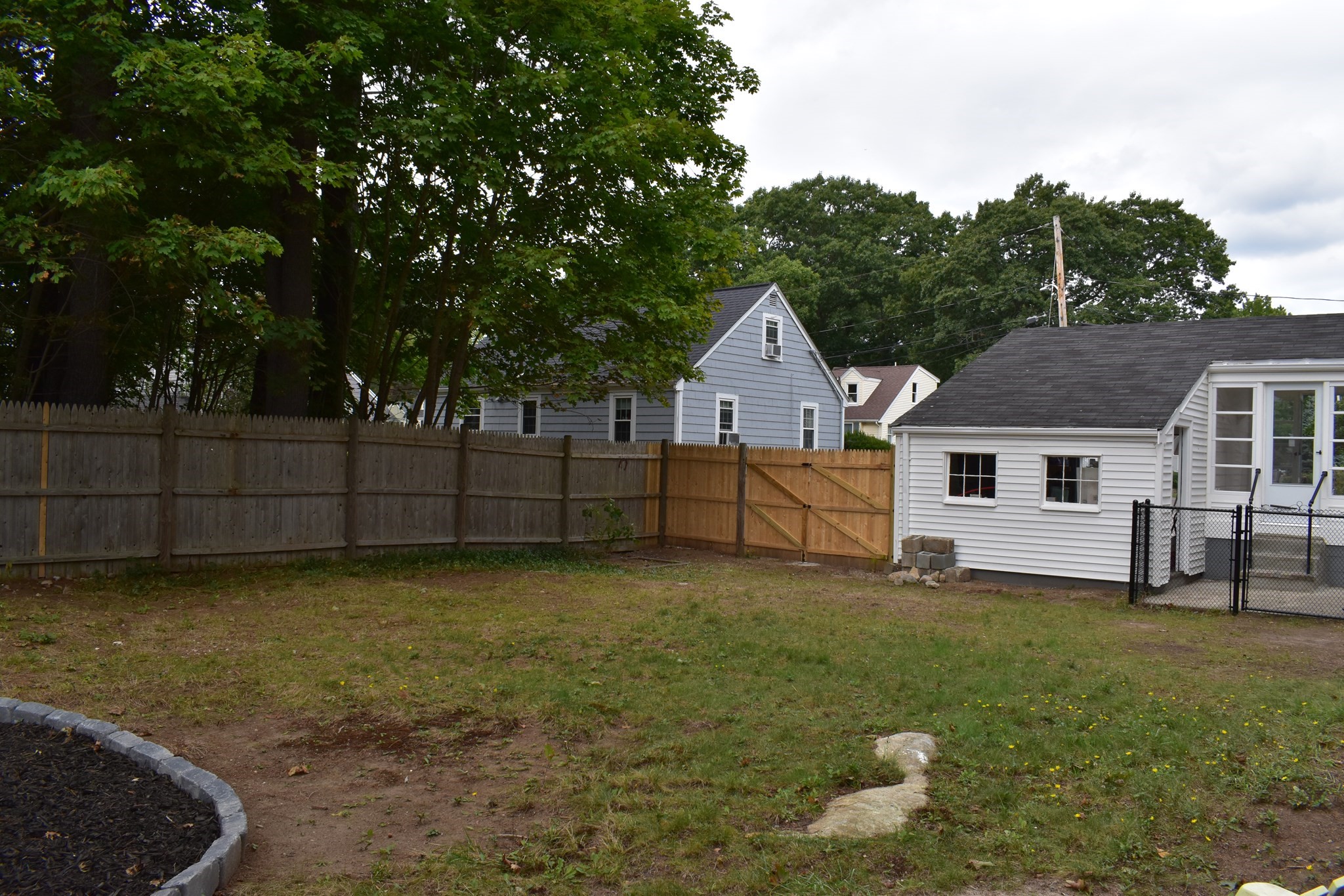 65 Thomas Rd
