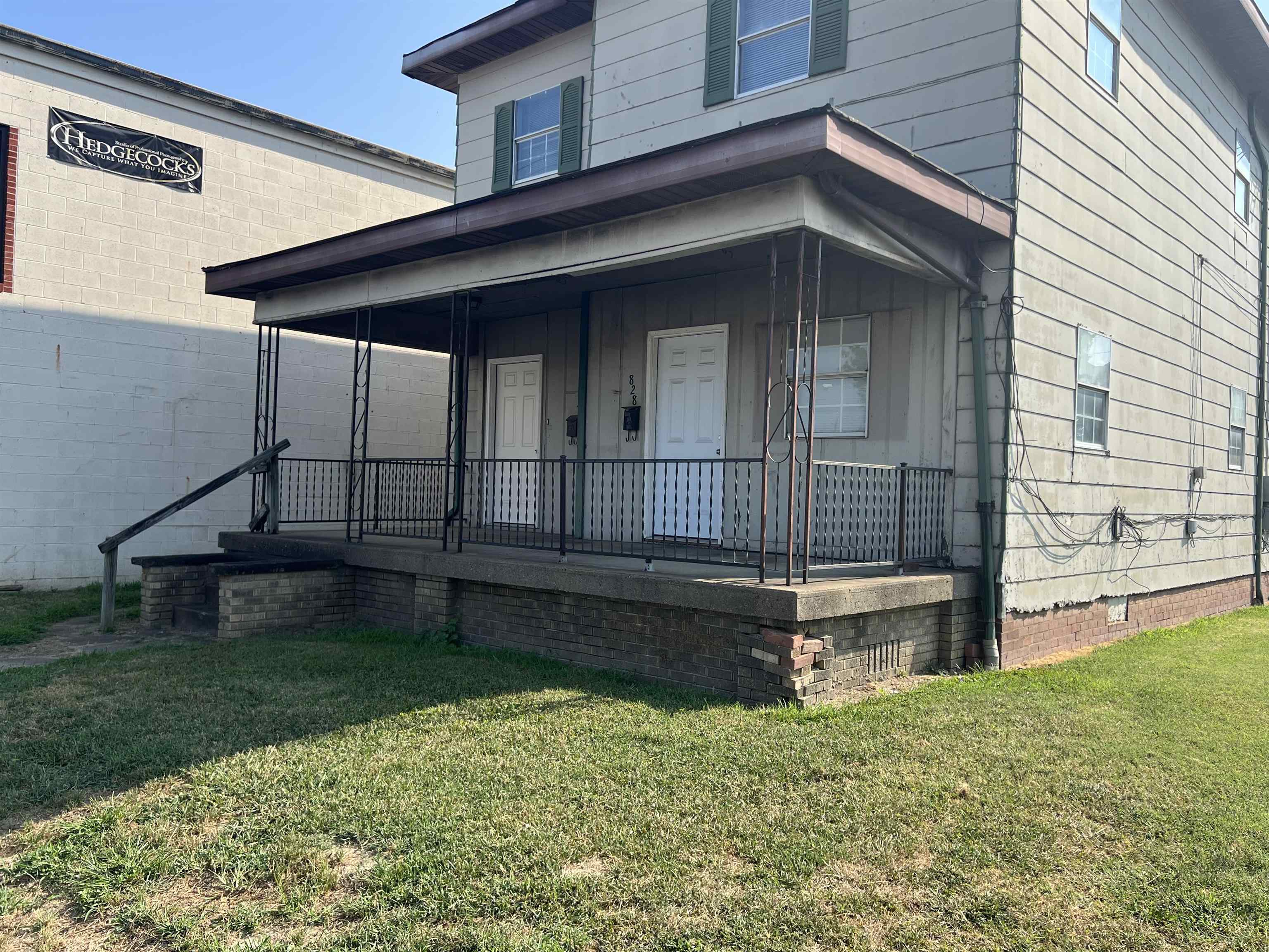 828-830R-834 20th Street