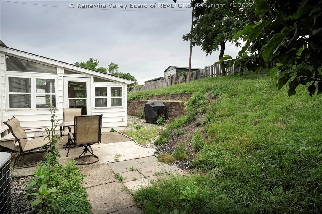 820 Greenbrier Street