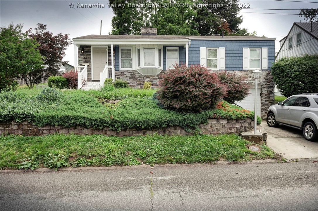 820 Greenbrier Street