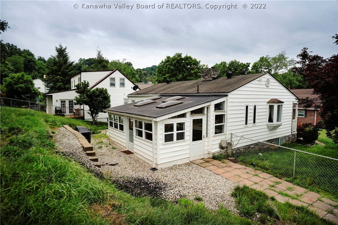 820 Greenbrier Street