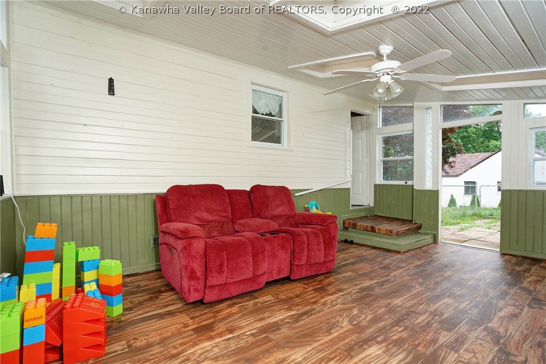 820 Greenbrier Street