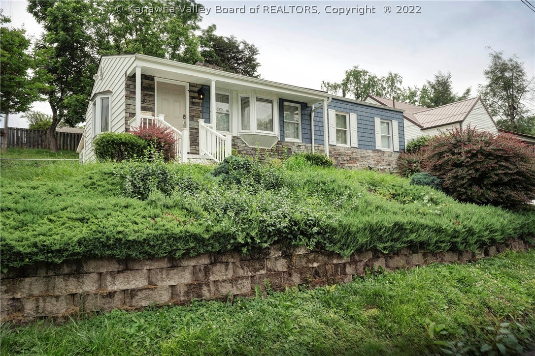 820 Greenbrier Street