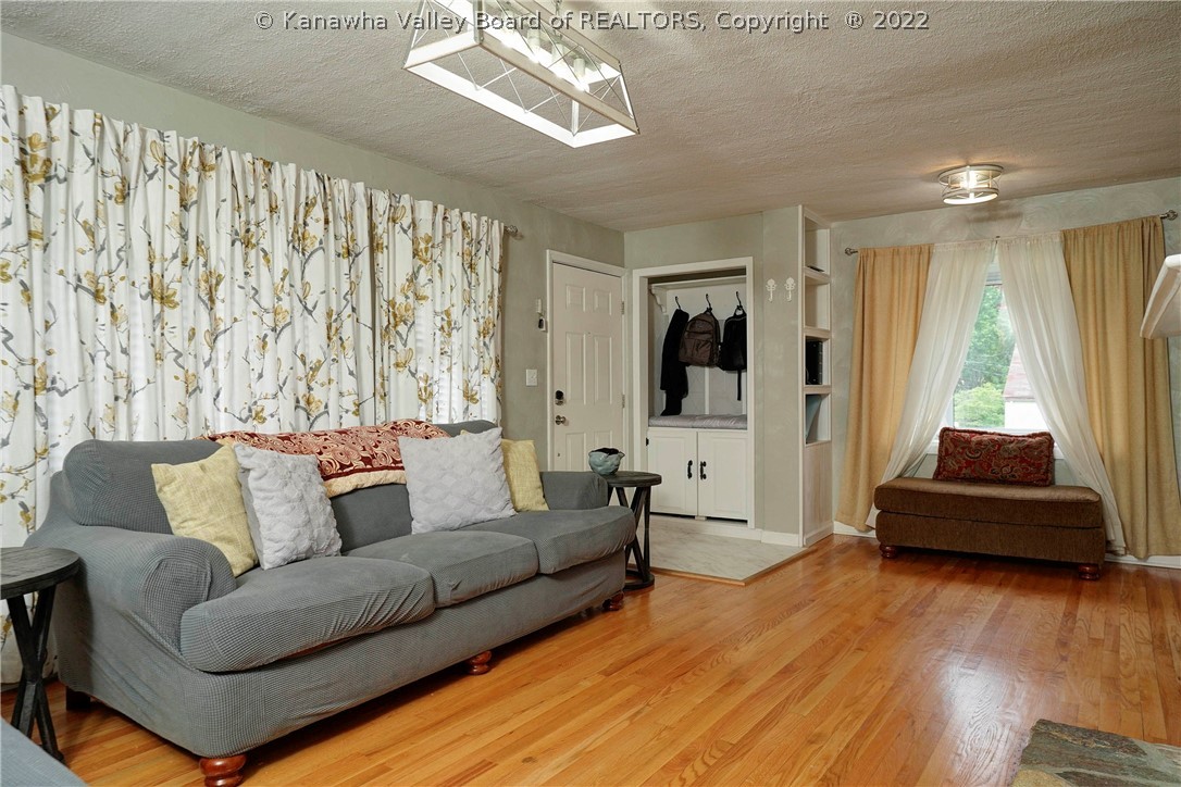 820 Greenbrier Street