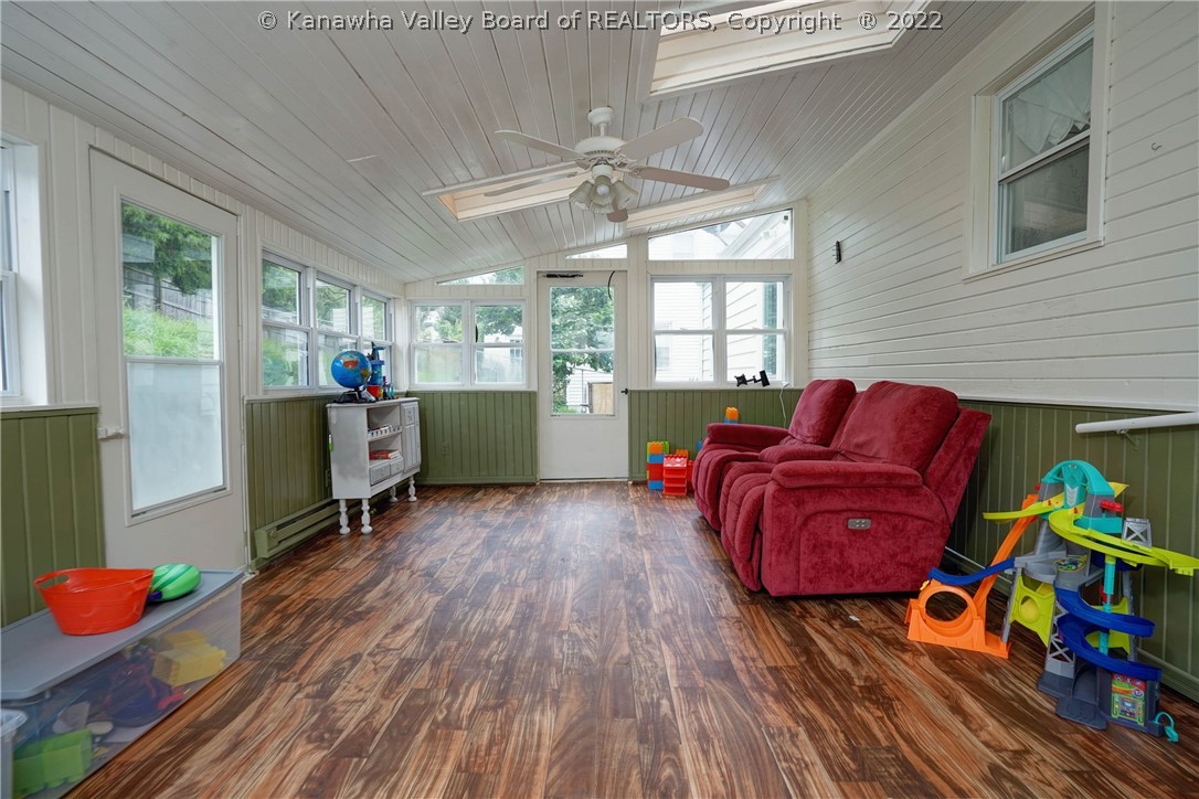 820 Greenbrier Street