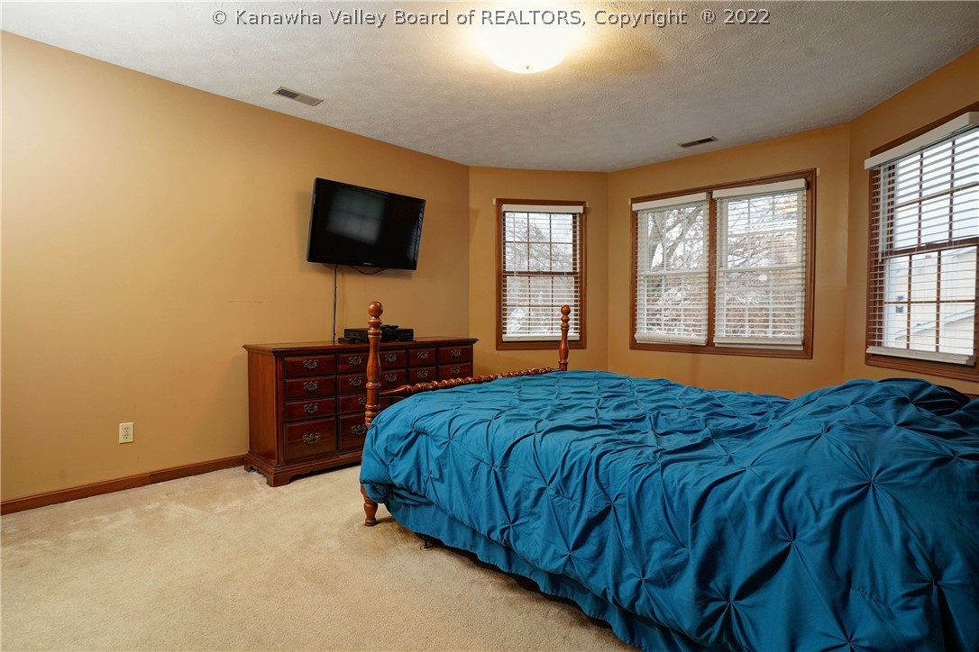 6 Hampton Road