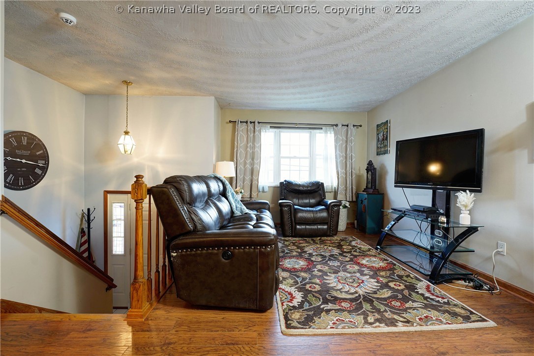 121 Phyllis Drive