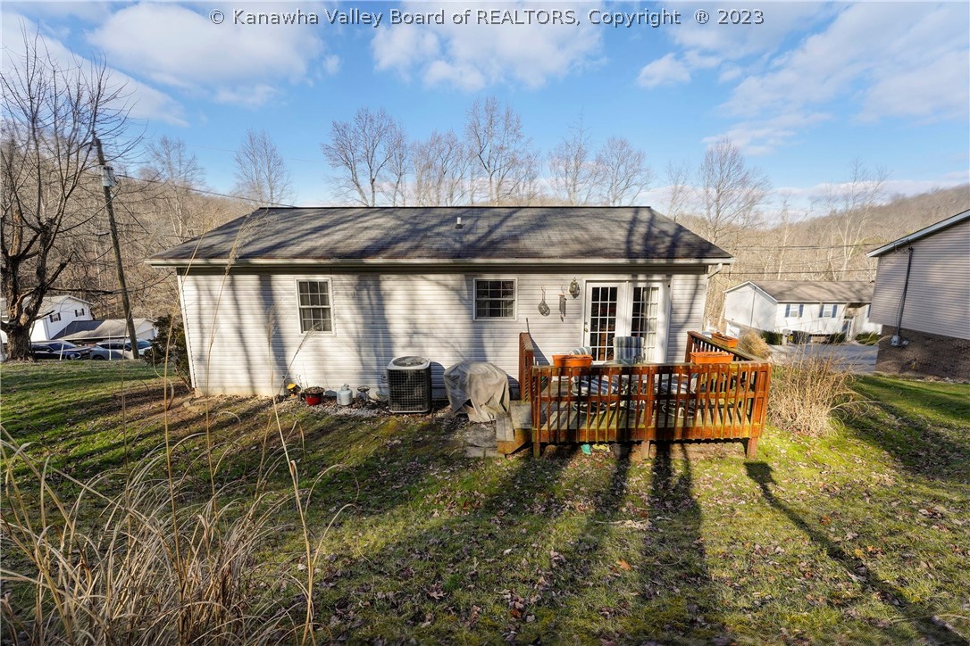 121 Phyllis Drive