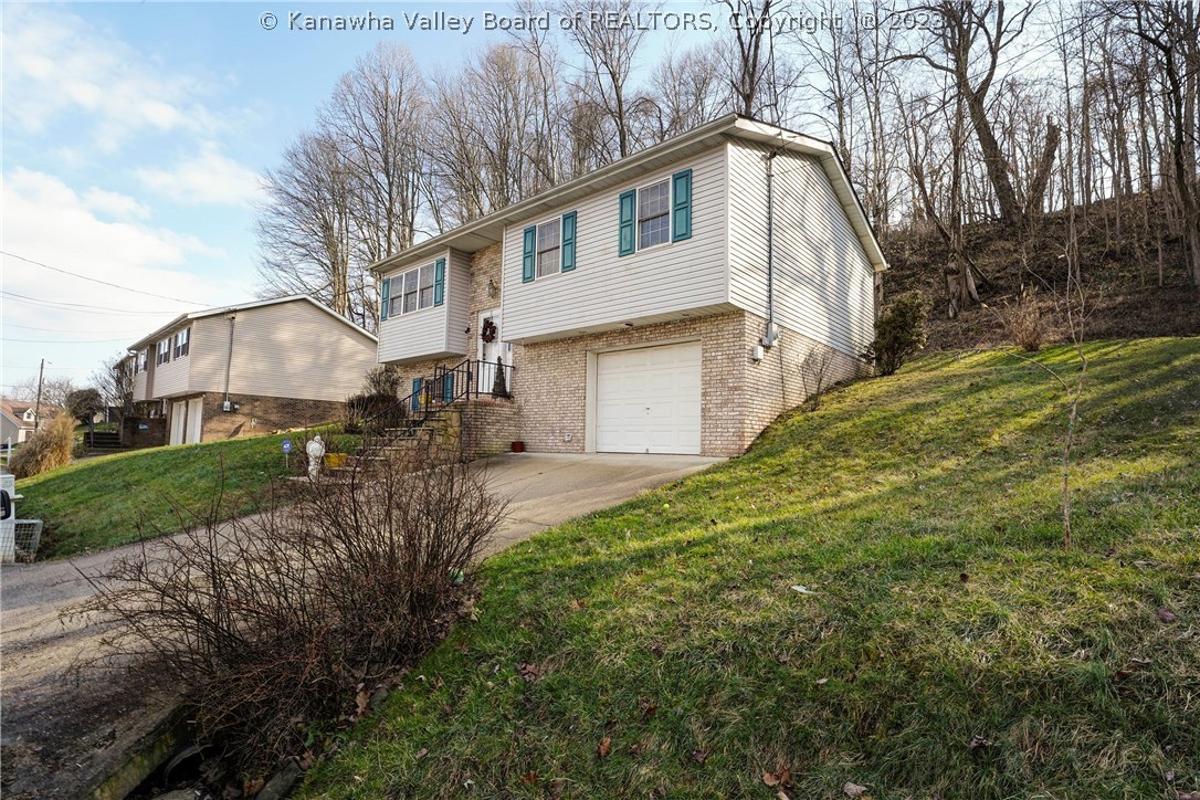 121 Phyllis Drive