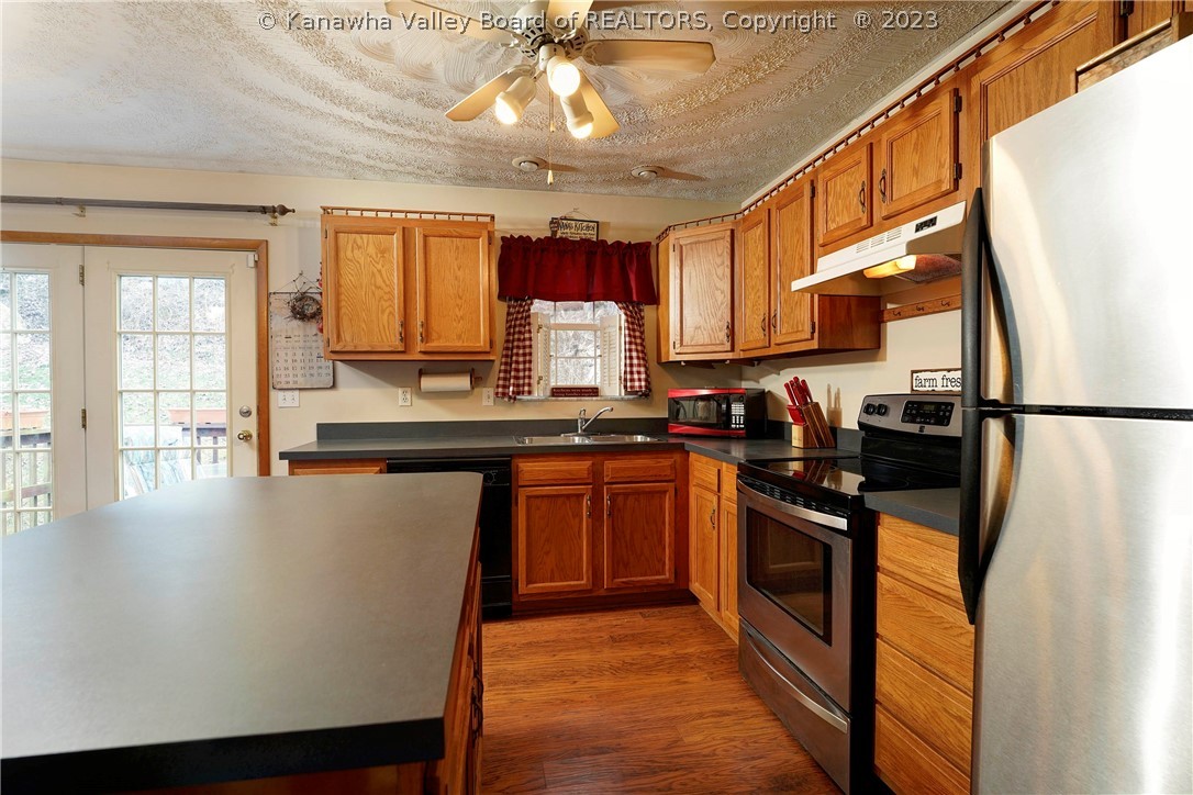 121 Phyllis Drive