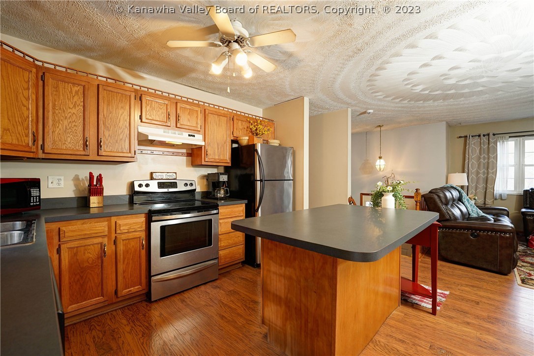 121 Phyllis Drive