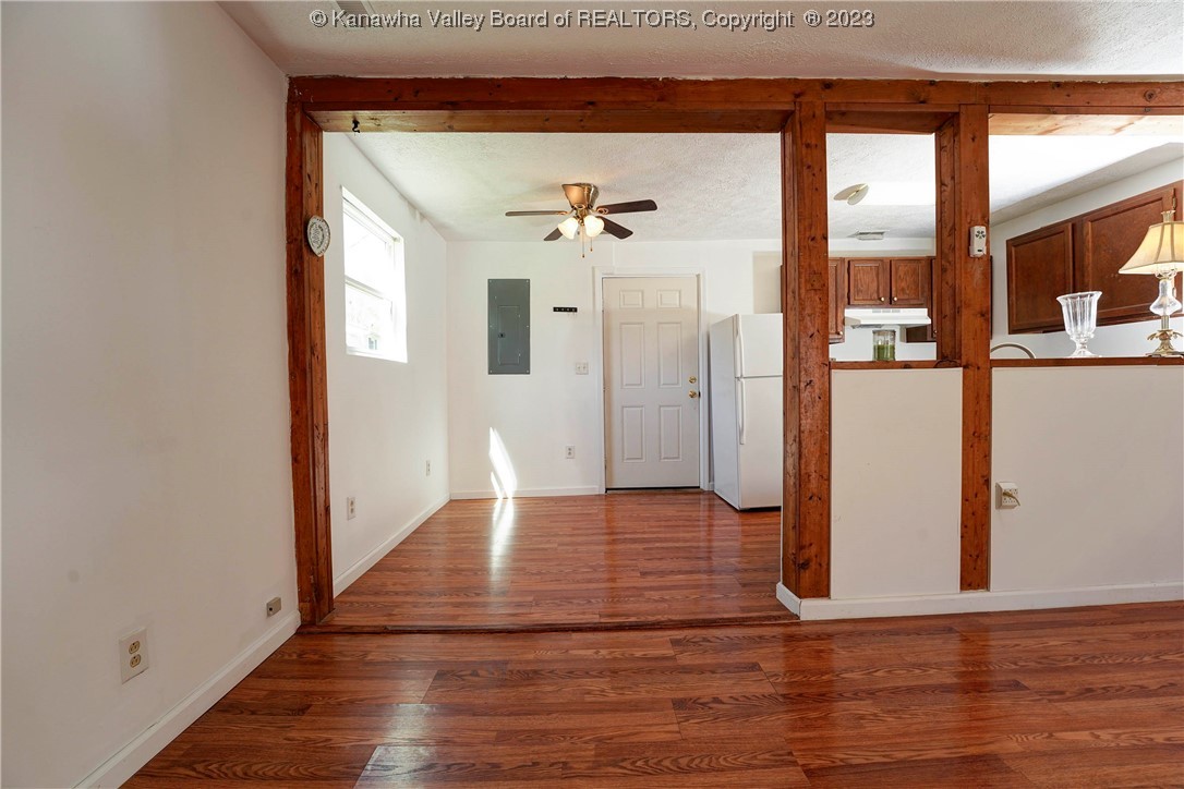 2005 B Roxalana Road