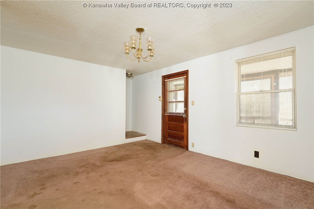 523 Campbells Creek