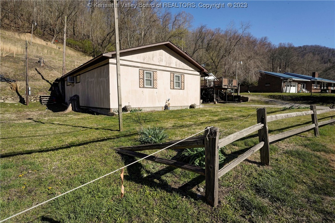 523 Campbells Creek