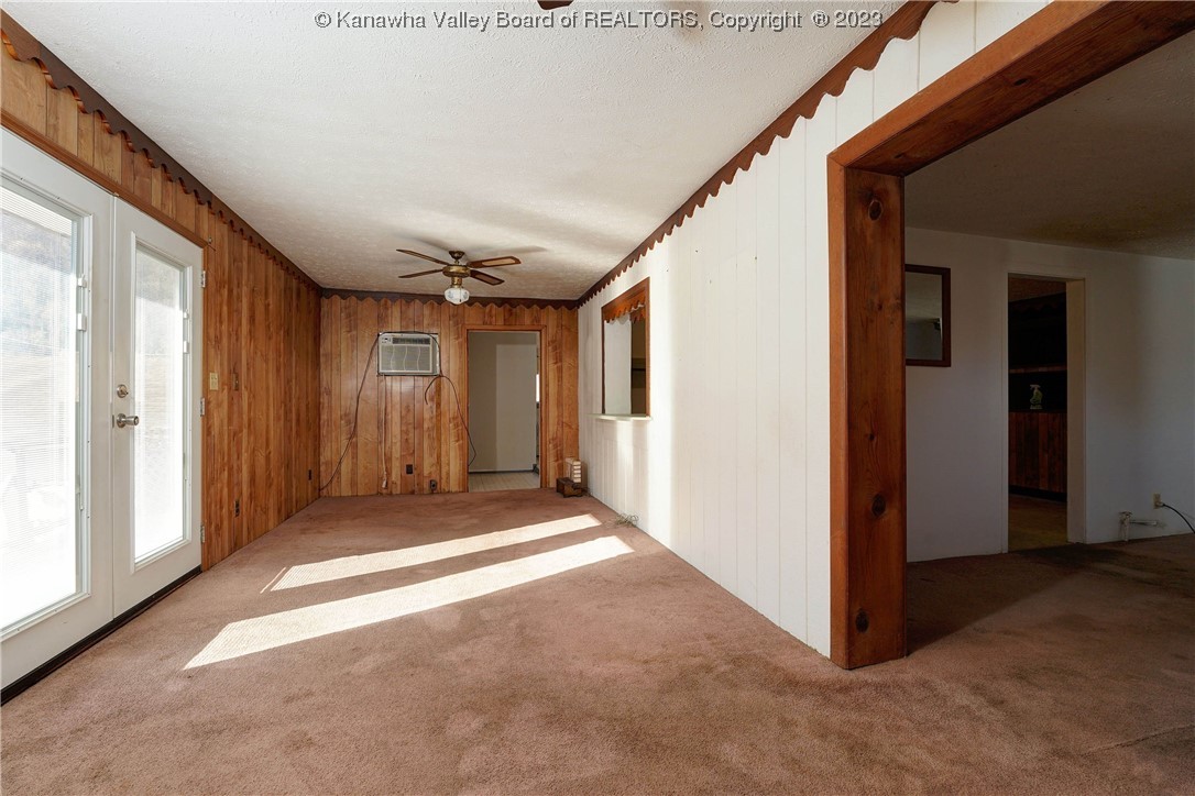 523 Campbells Creek