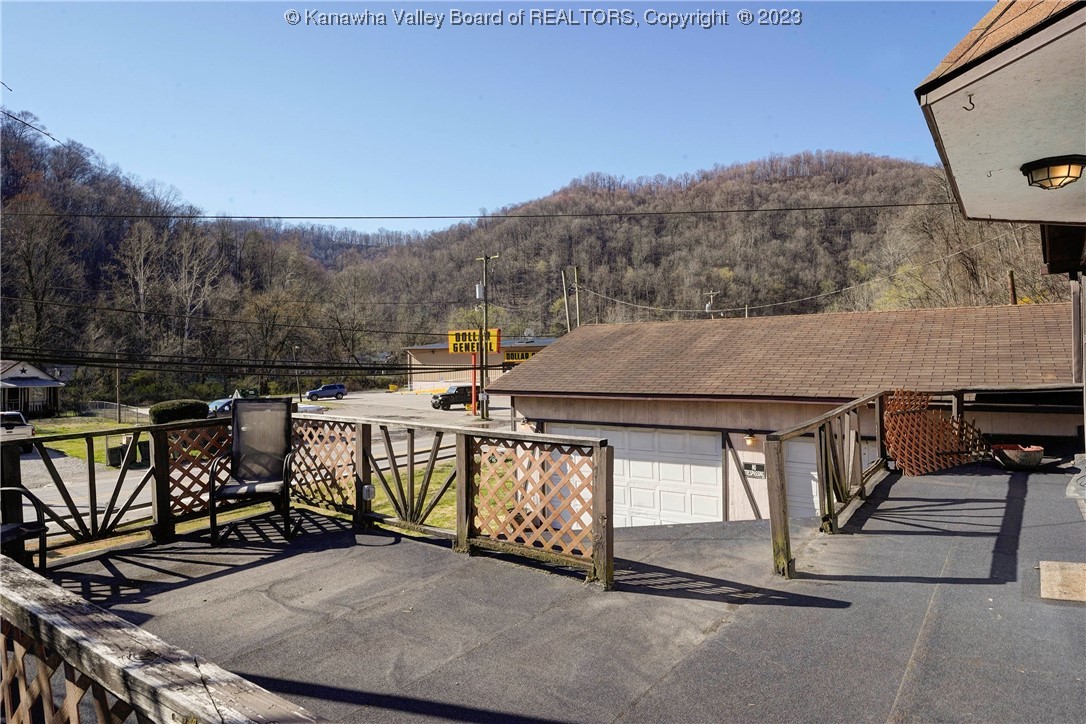 523 Campbells Creek