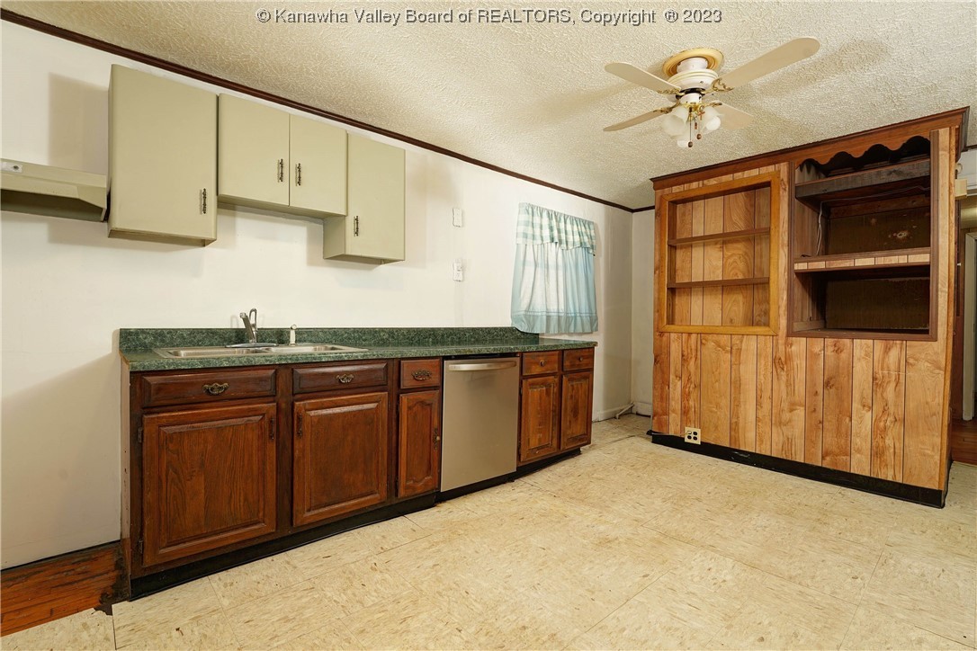 523 Campbells Creek