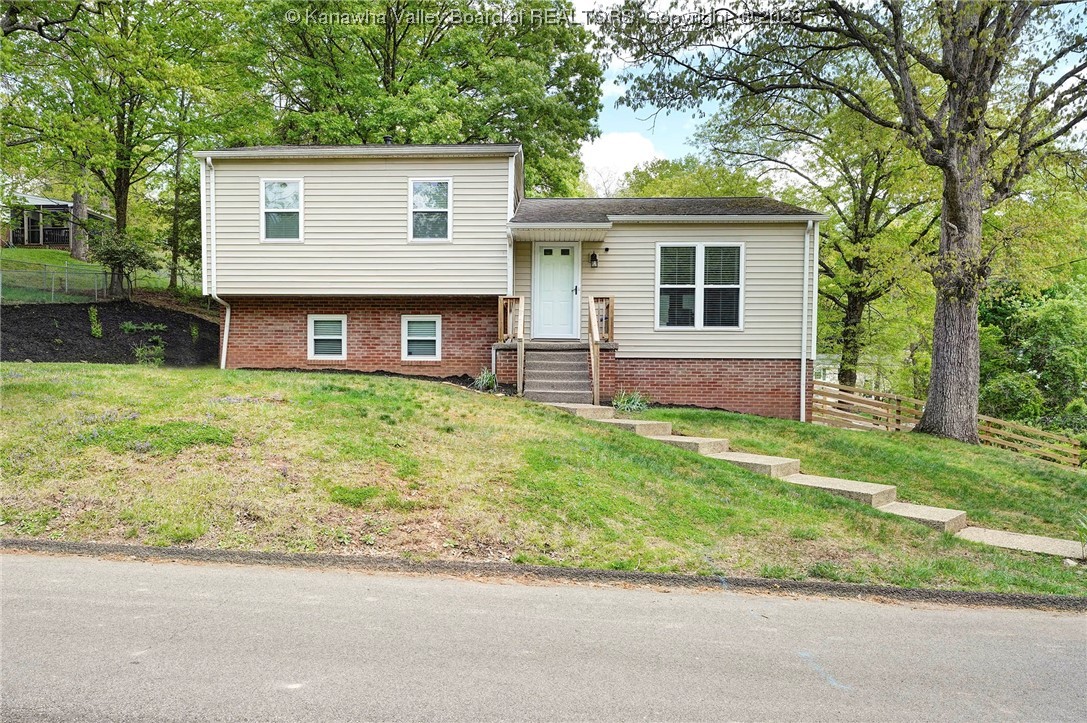 1218 Thomas Road