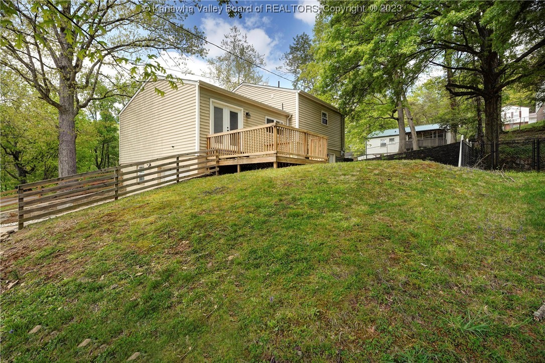 1218 Thomas Road