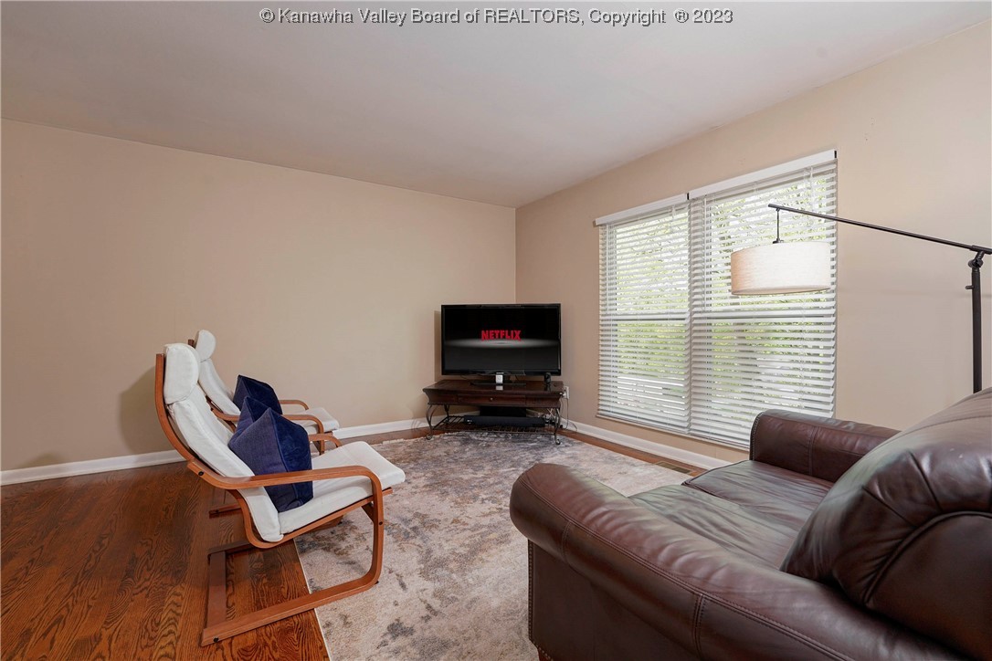 1218 Thomas Road