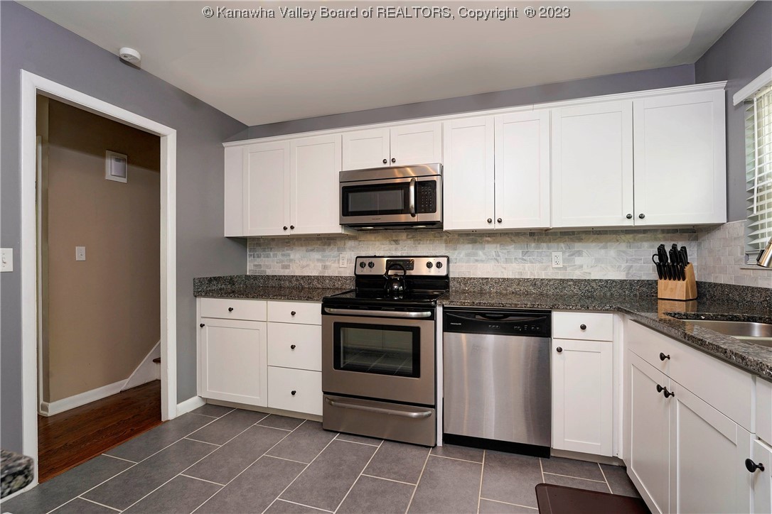 1218 Thomas Road