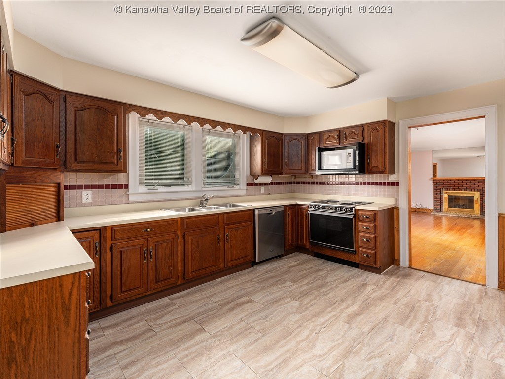 3013 Ridgeview Drive