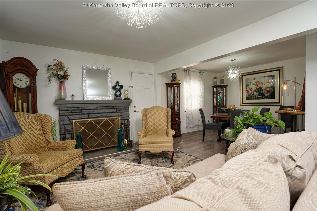 916 Amherst Drive