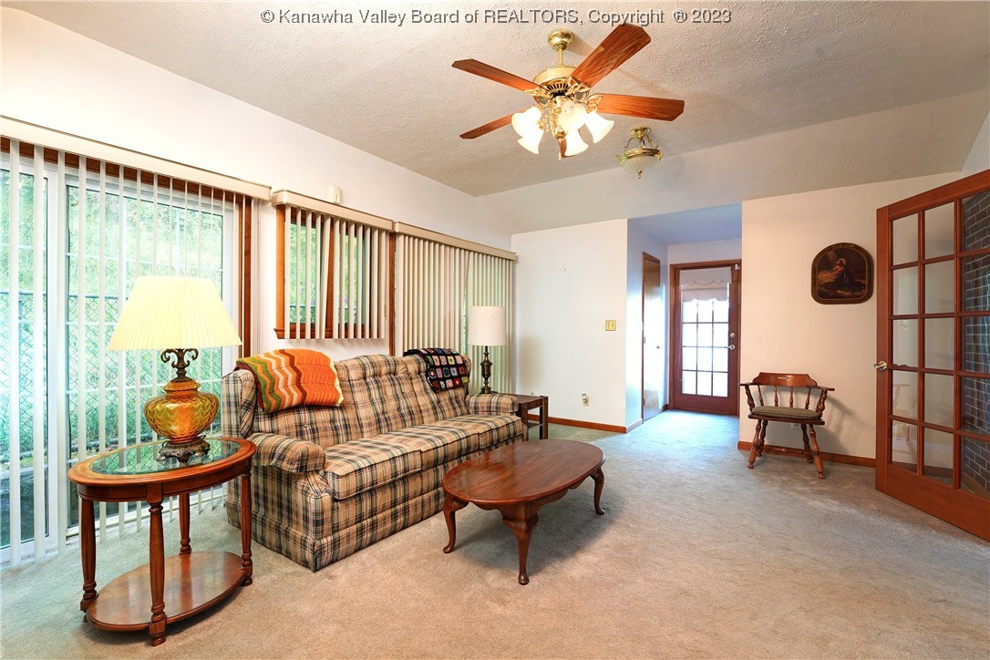 917 Woodhaven Drive