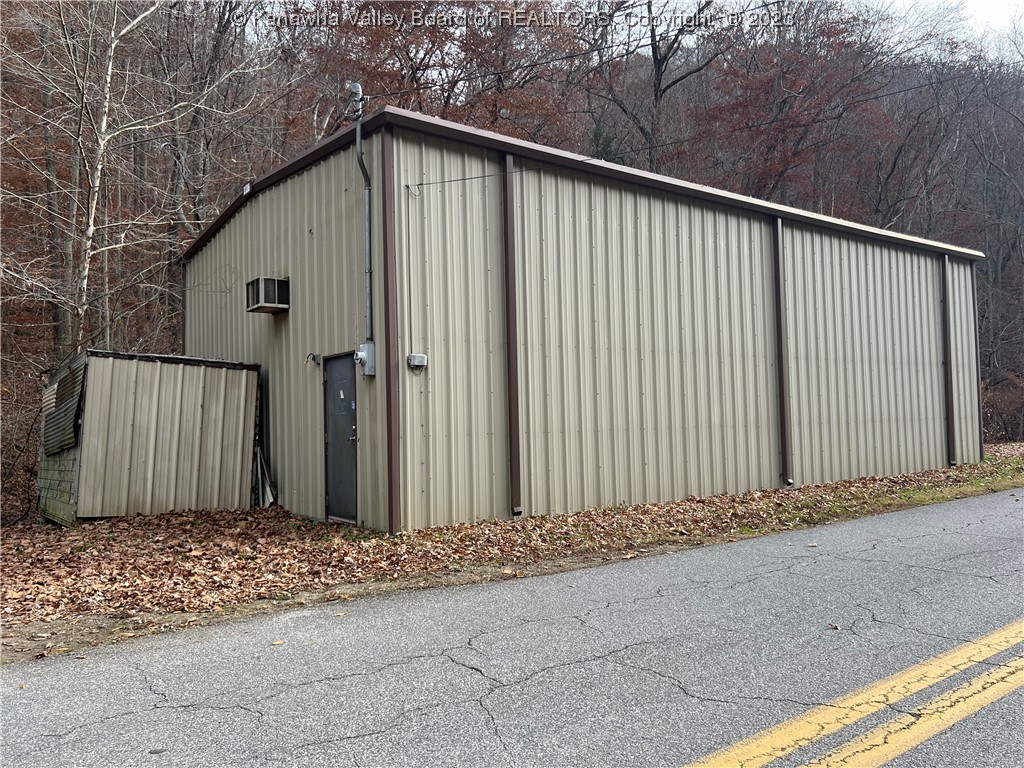 6901 Kanawha State Forest Drive