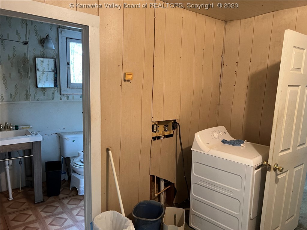 6862 Kanawha State Forest Drive