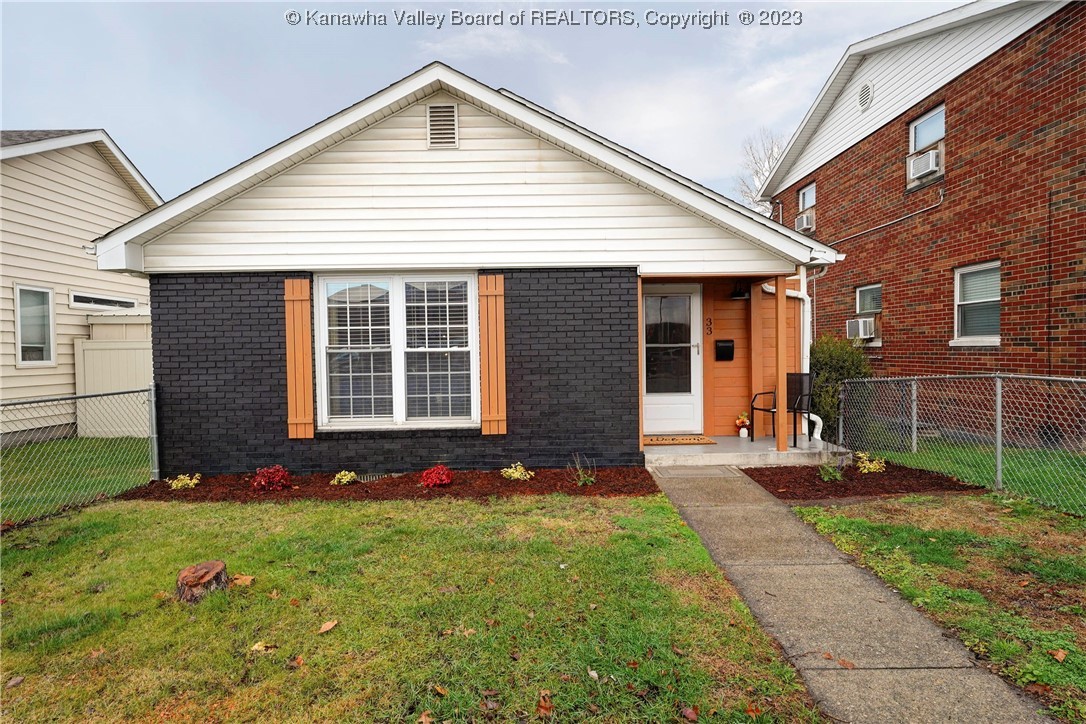 33 MacCorkle Avenue