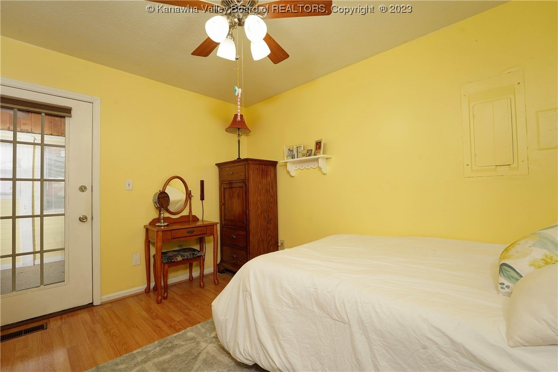33 MacCorkle Avenue