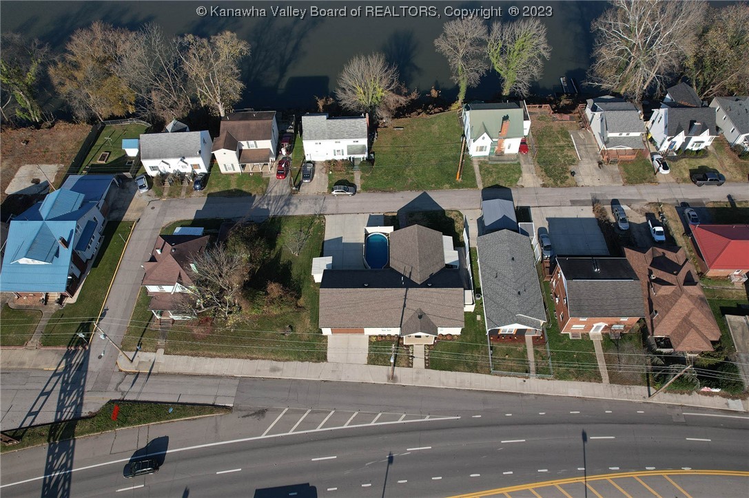 33 MacCorkle Avenue