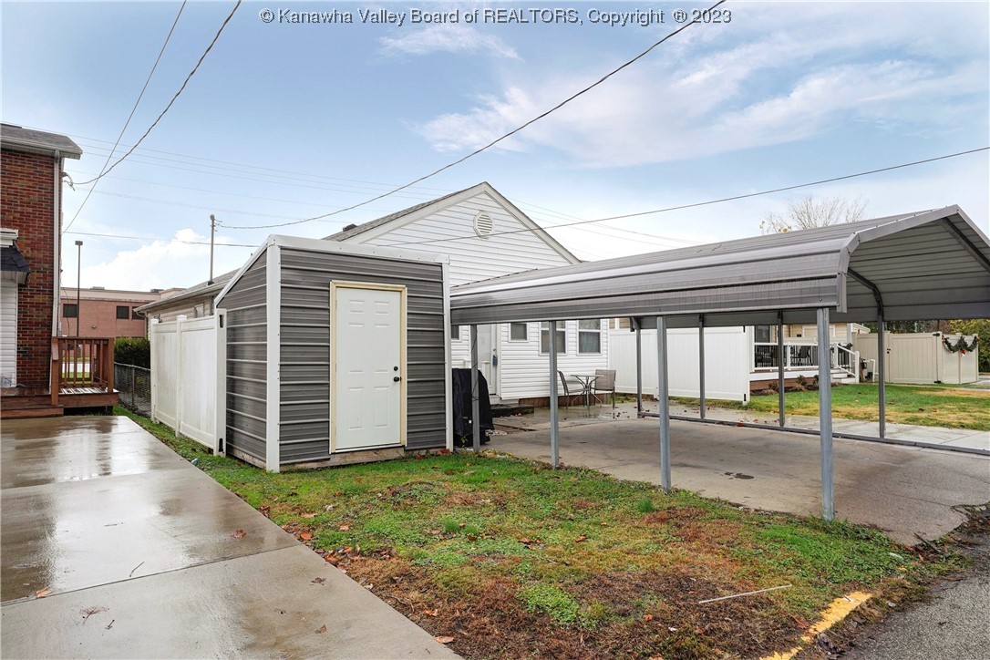 33 MacCorkle Avenue