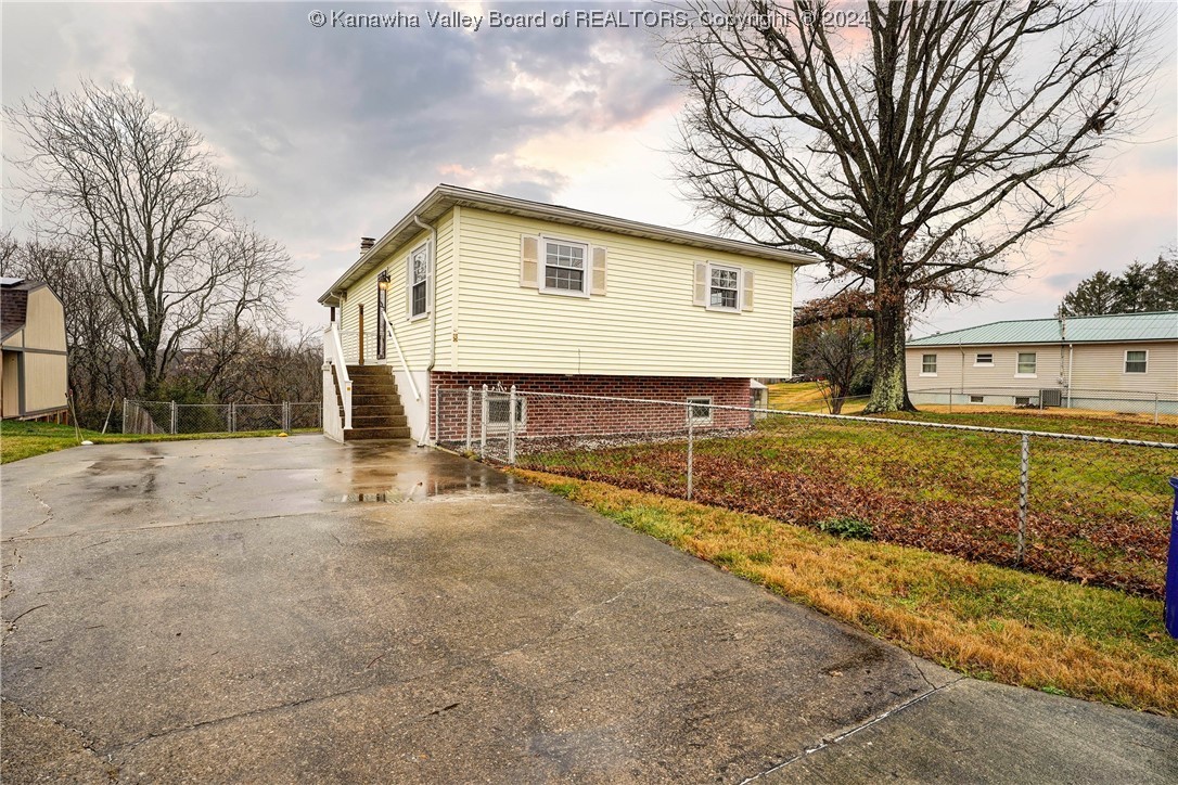 2136 Breezy Drive