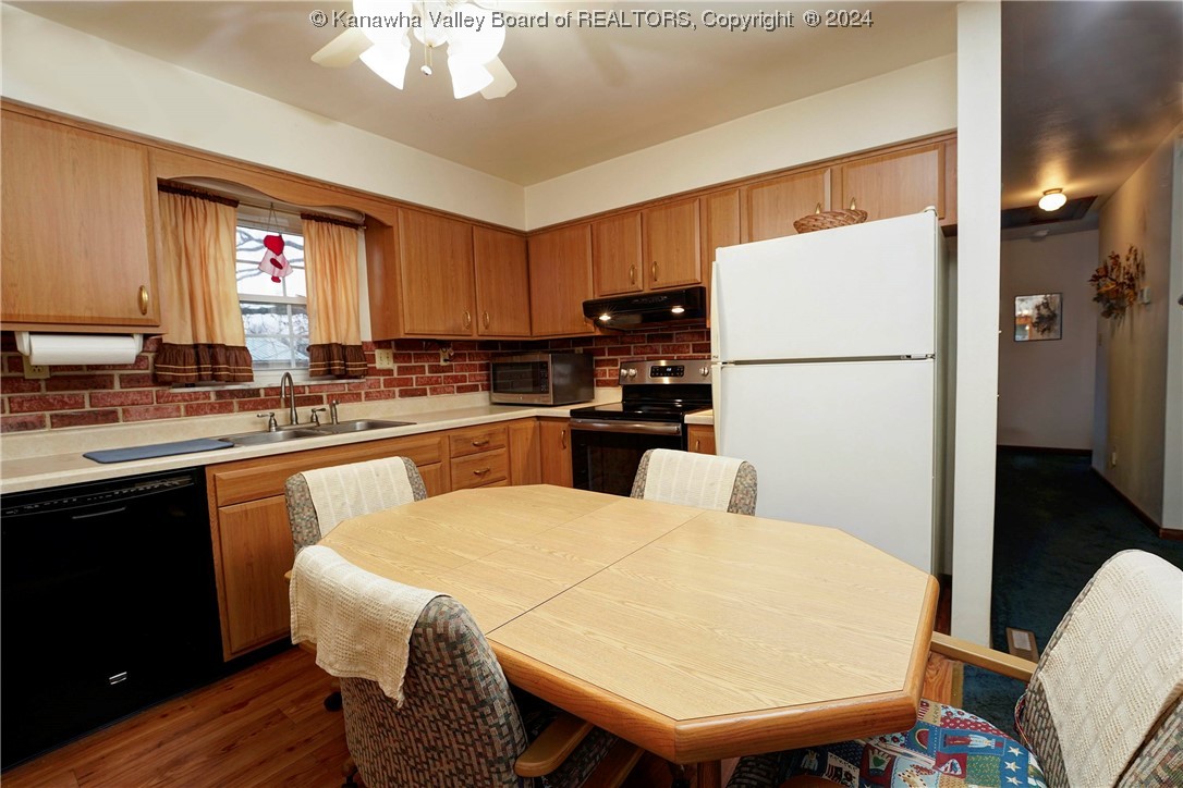 2136 Breezy Drive