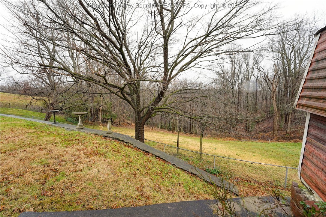 2136 Breezy Drive