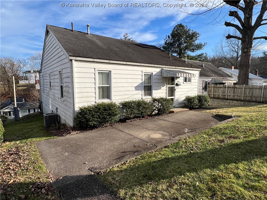 909 S Drew Street