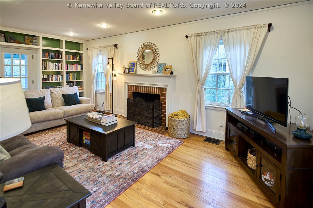 86 Abney Circle N