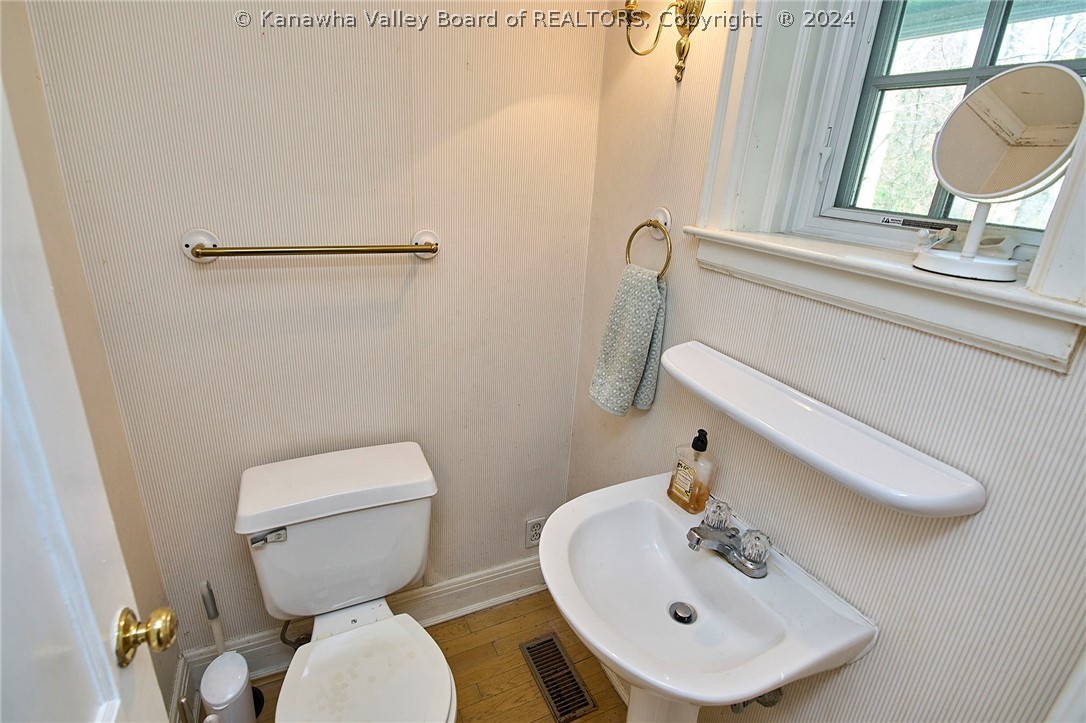 86 Abney Circle N