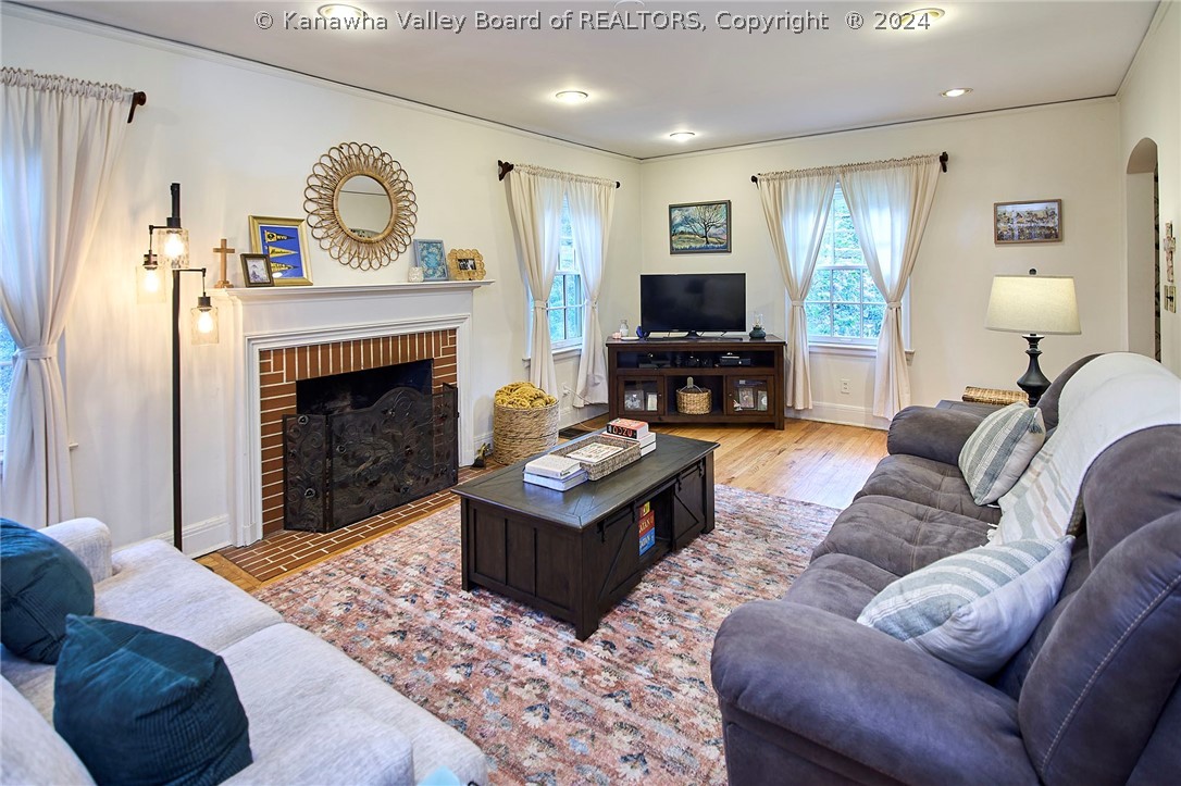 86 Abney Circle N