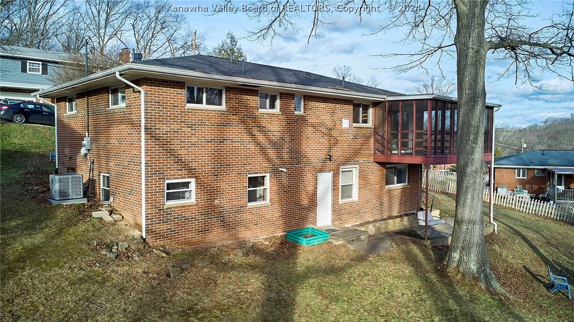 1806 Rosewood Road
