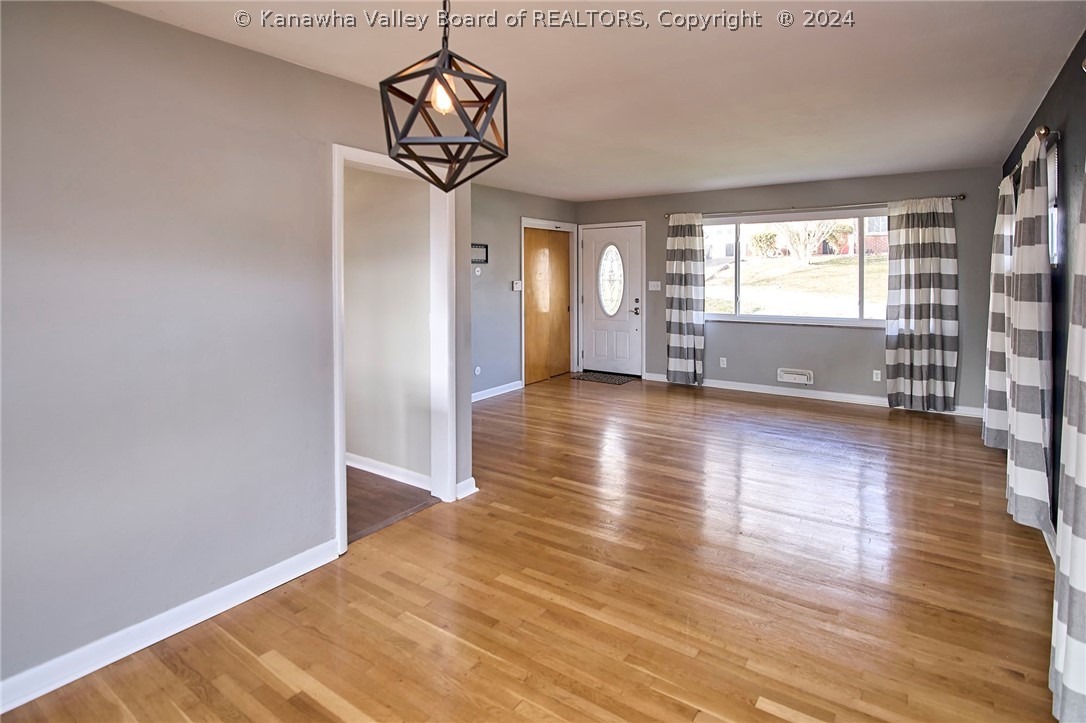 1806 Rosewood Road