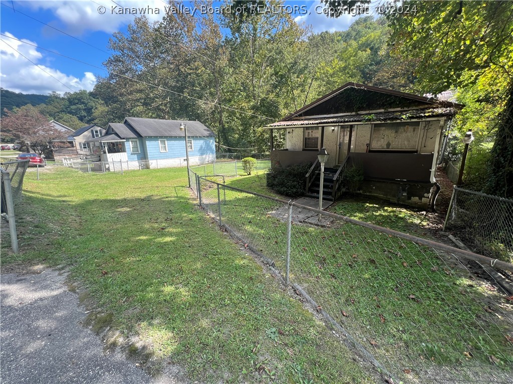 2737 Lens Creek Road