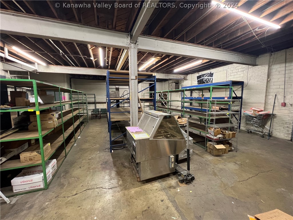 416-418 Washington Street W