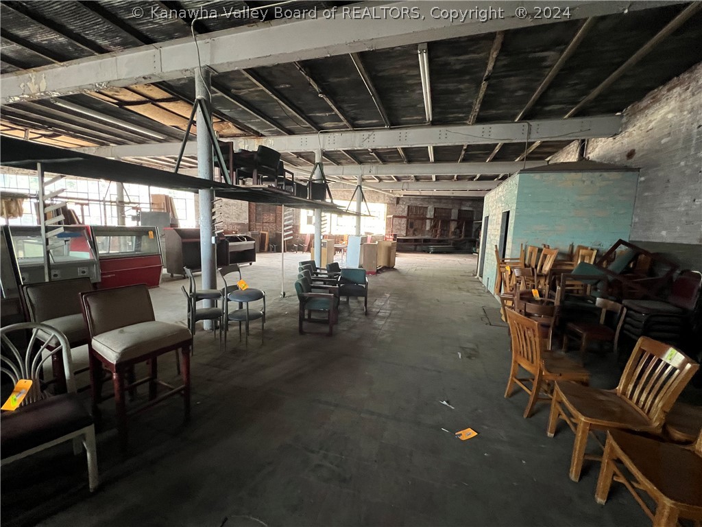 416-418 Washington Street W