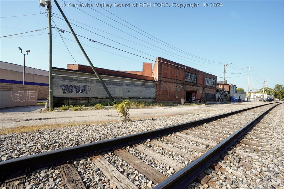 416-418 Washington Street W