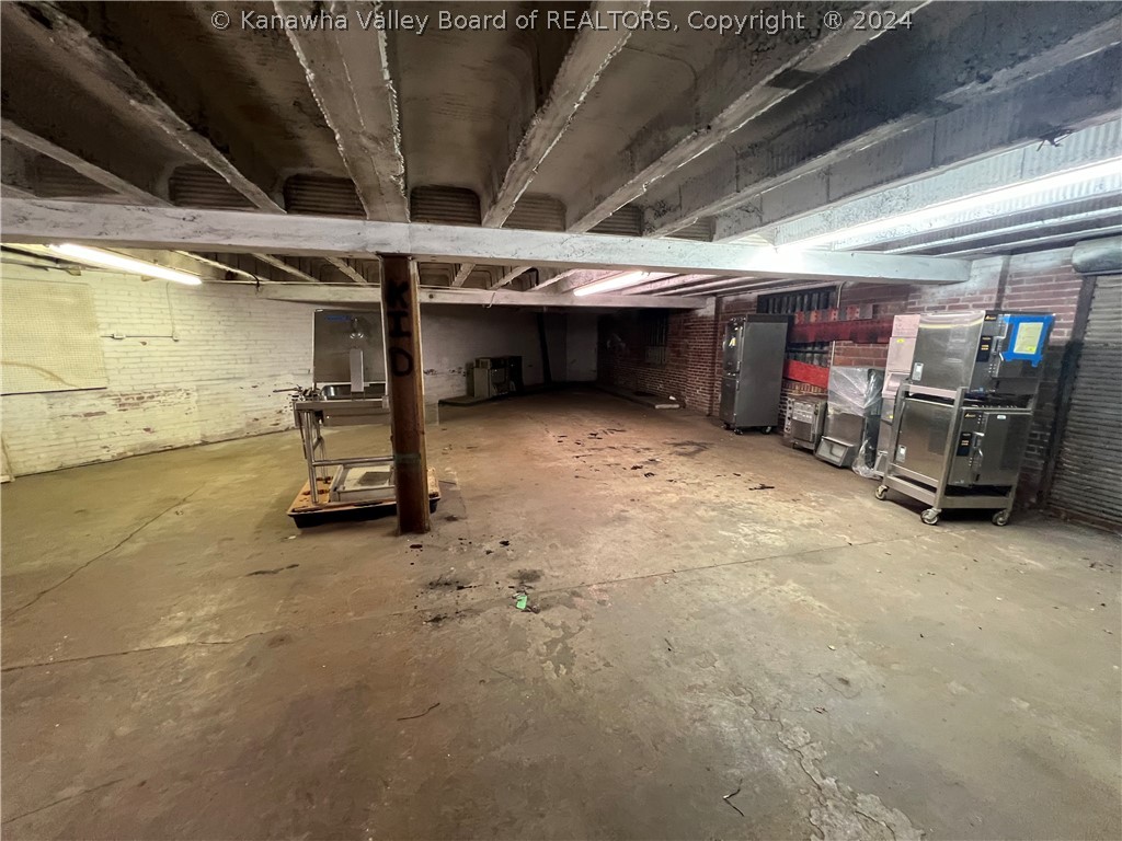 416-418 Washington Street W