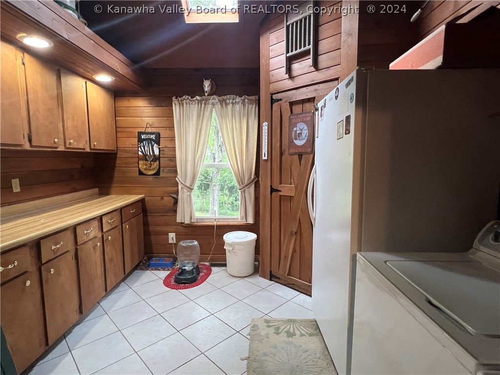 2643 Falling Rock Road