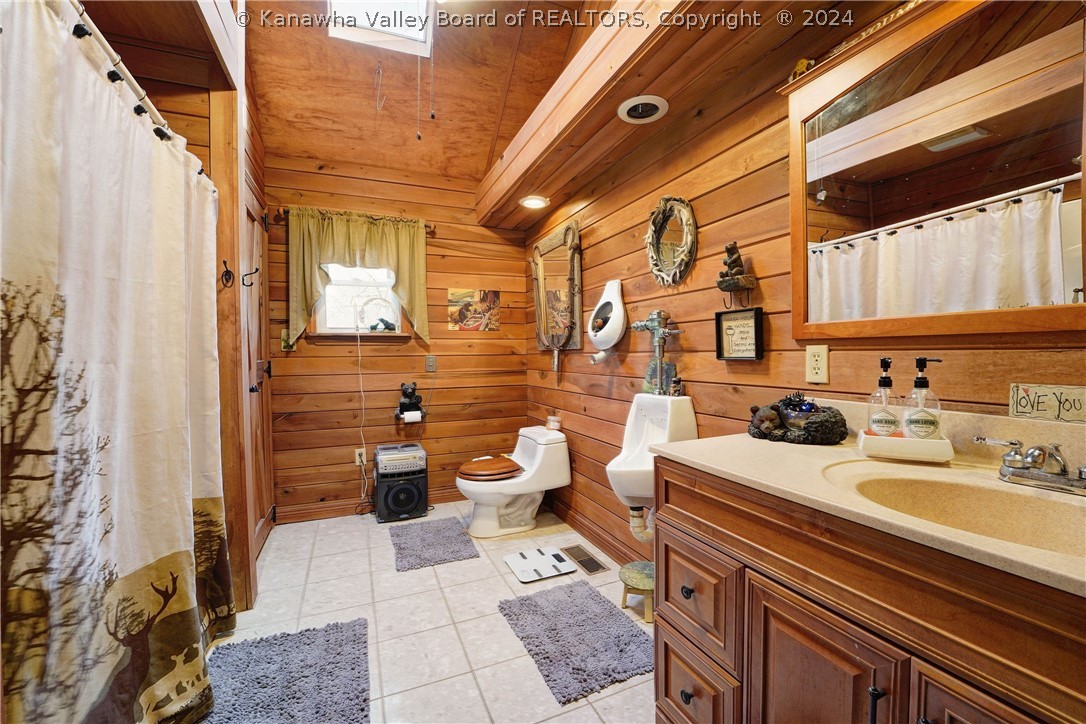 2643 Falling Rock Road